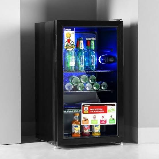 Geepas 120Litres Showcase Chiller - Image 3